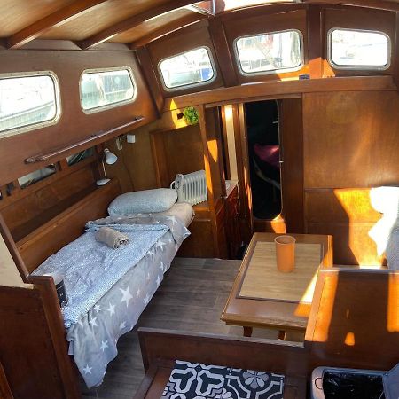 Hôtel Fantastic Sailing Boat To Sleep In Barcelone Extérieur photo